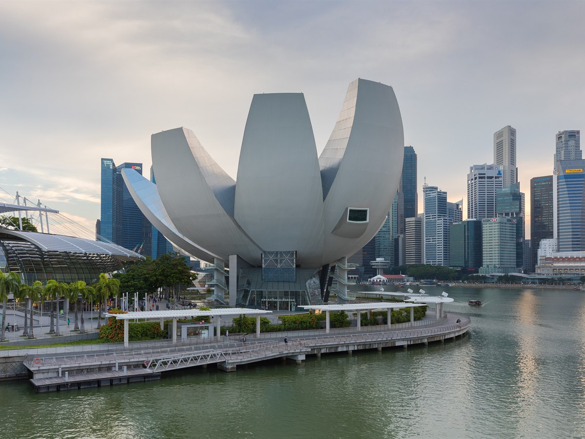 ArtScience Museum and the Marina Bay skyline, Singapore